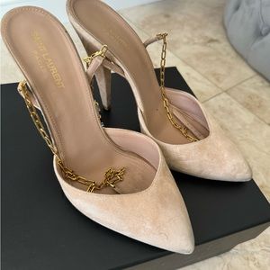 Saint Laurent Sand / Tan suede chain Heels sz 9